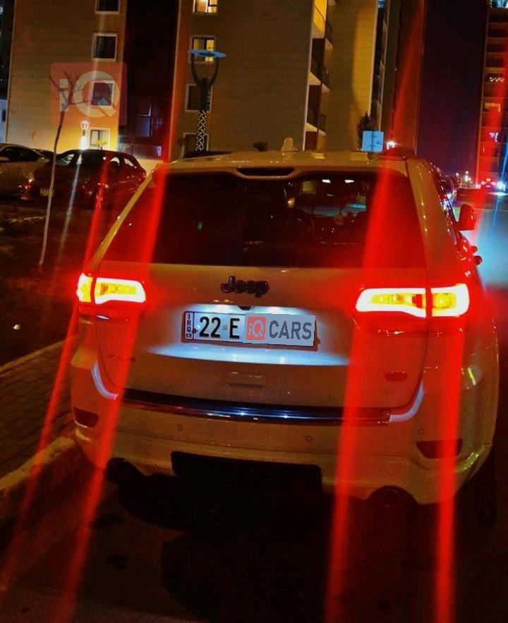 جیپ گراند شیرۆکی